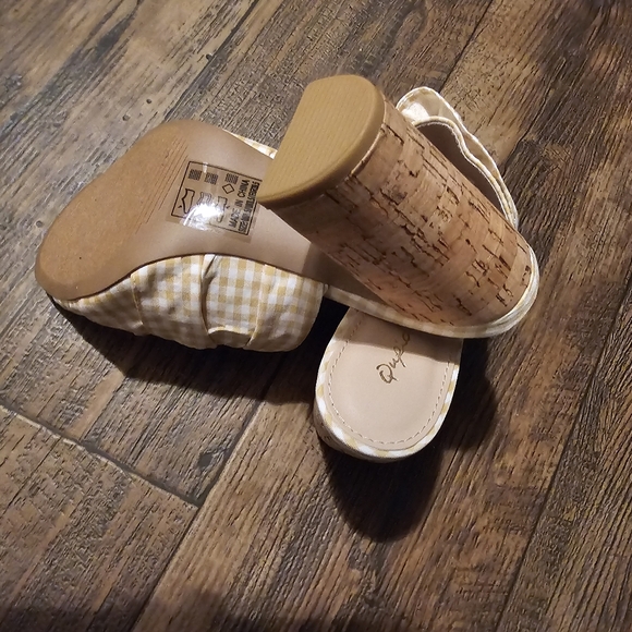 Qupid Freshly Picked Twist Peep Toe Block Heel Mule Open Toe Sandals Shoe - Picture 8 of 10